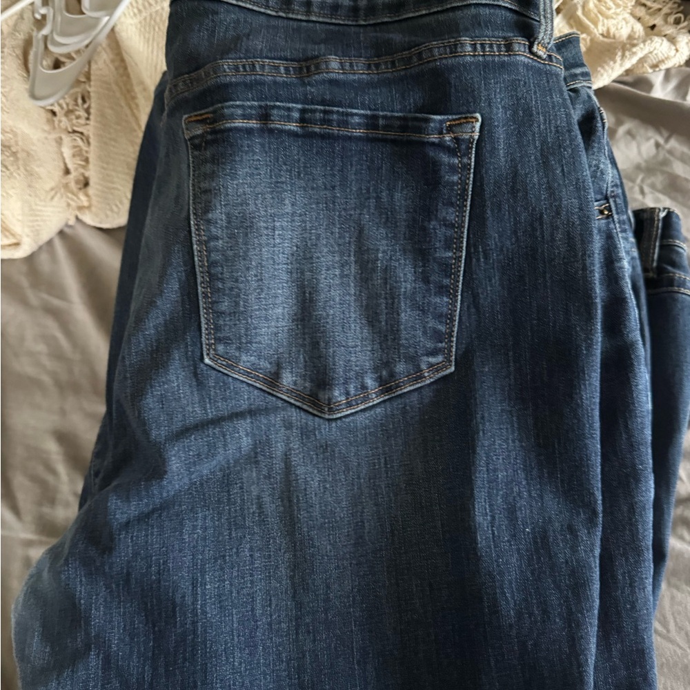 Old Navy Women's Boot Cut Jeans in Blue